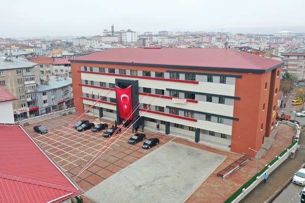 vali ayhan yenilenen merkez kiz anadolu imam hatip lisesini ziyaret etti